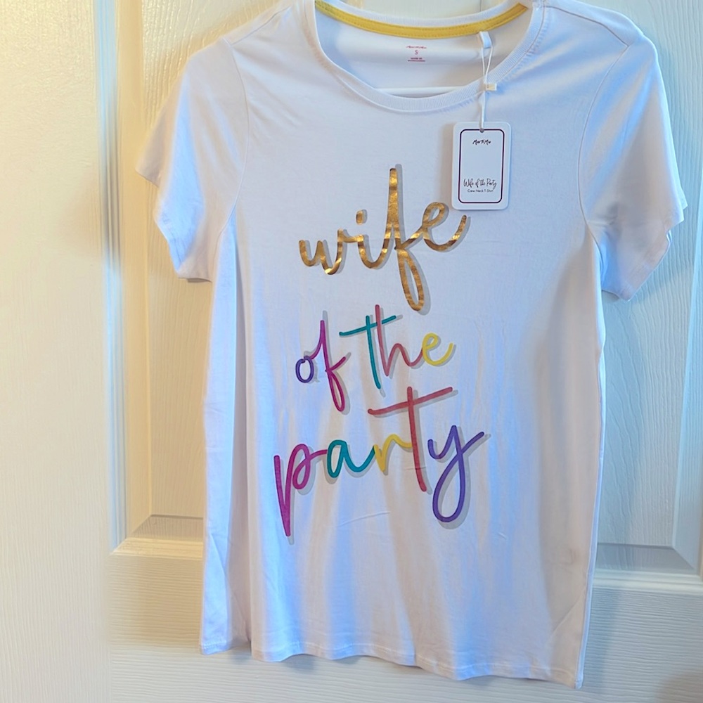 MISS TO MRS Wife of the Party Women’s Size Small Short Sleeved Crew Neck T-shirt